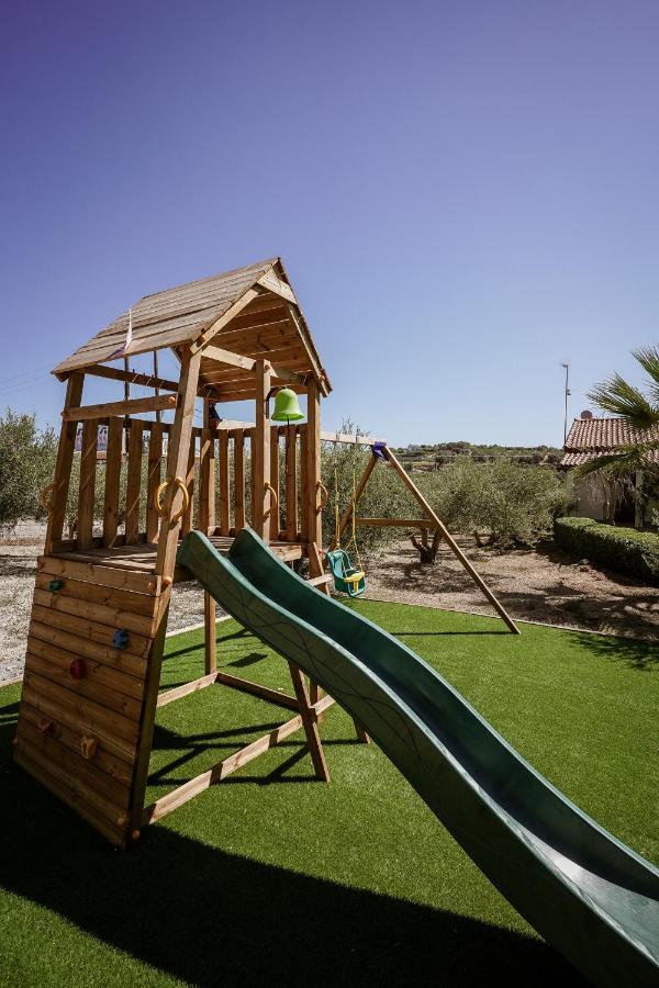 Lefkothea Villas With Large Pool, Bbq & Playground Adelianos Kampos Exterior photo