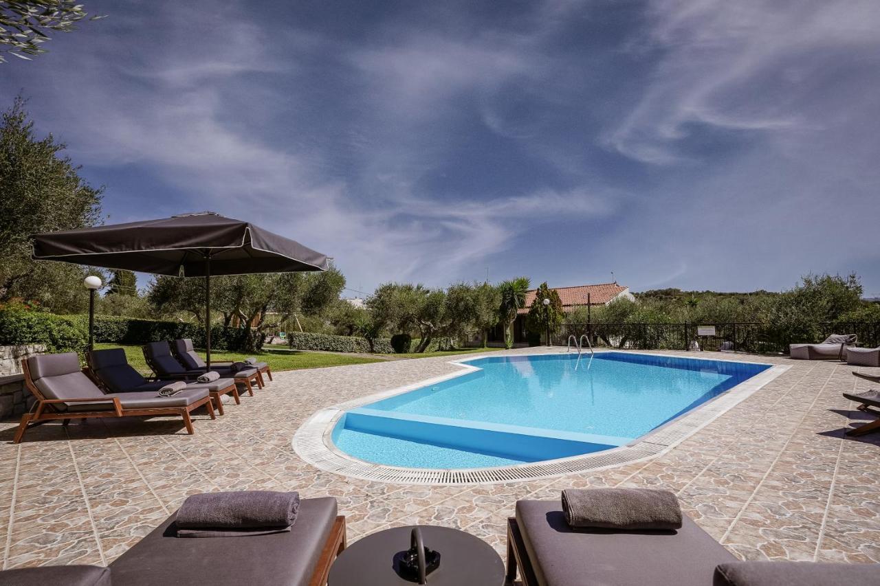 Lefkothea Villas With Large Pool, Bbq & Playground Adelianos Kampos Exterior photo