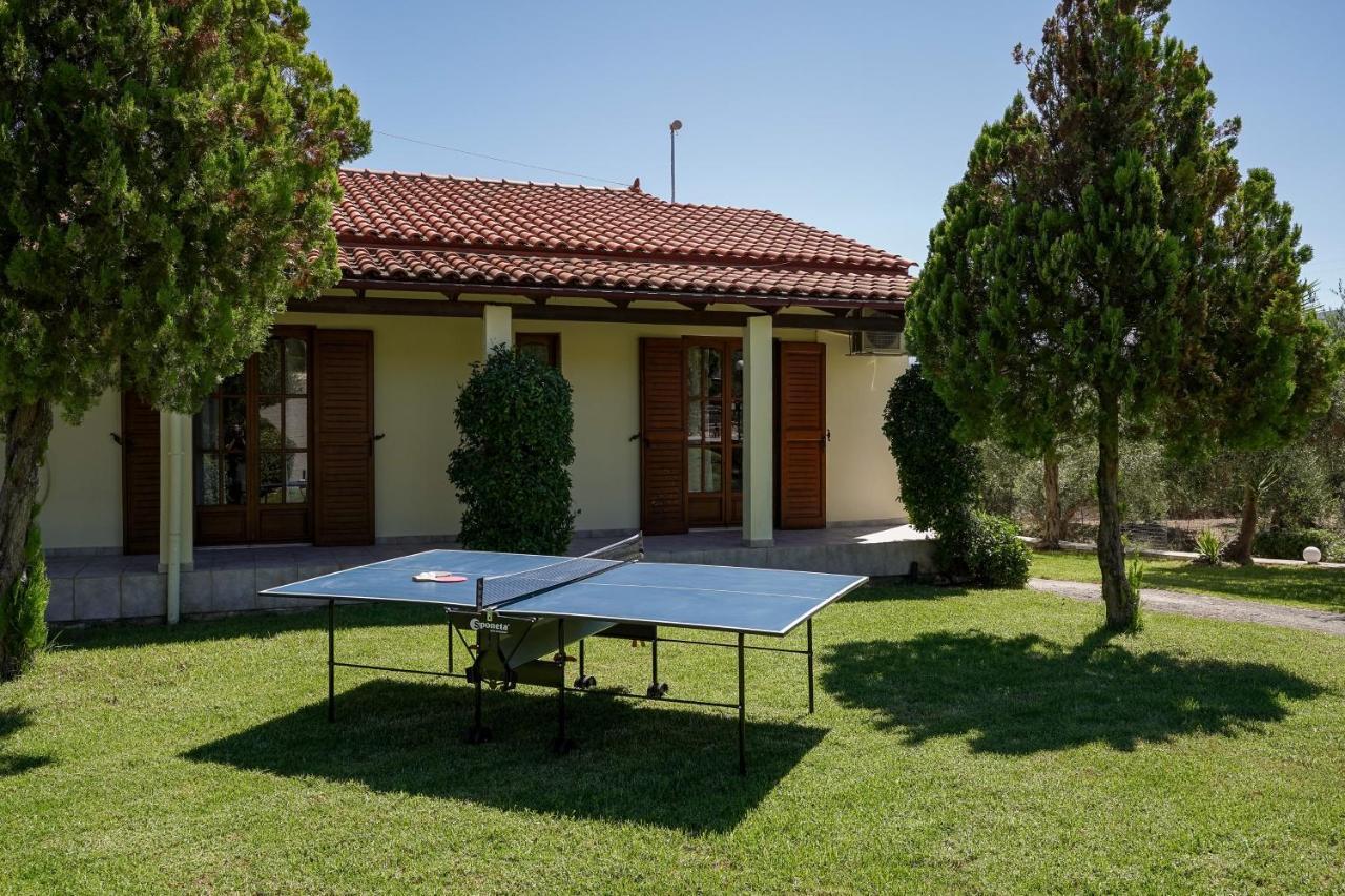 Lefkothea Villas With Large Pool, Bbq & Playground Adelianos Kampos Exterior photo