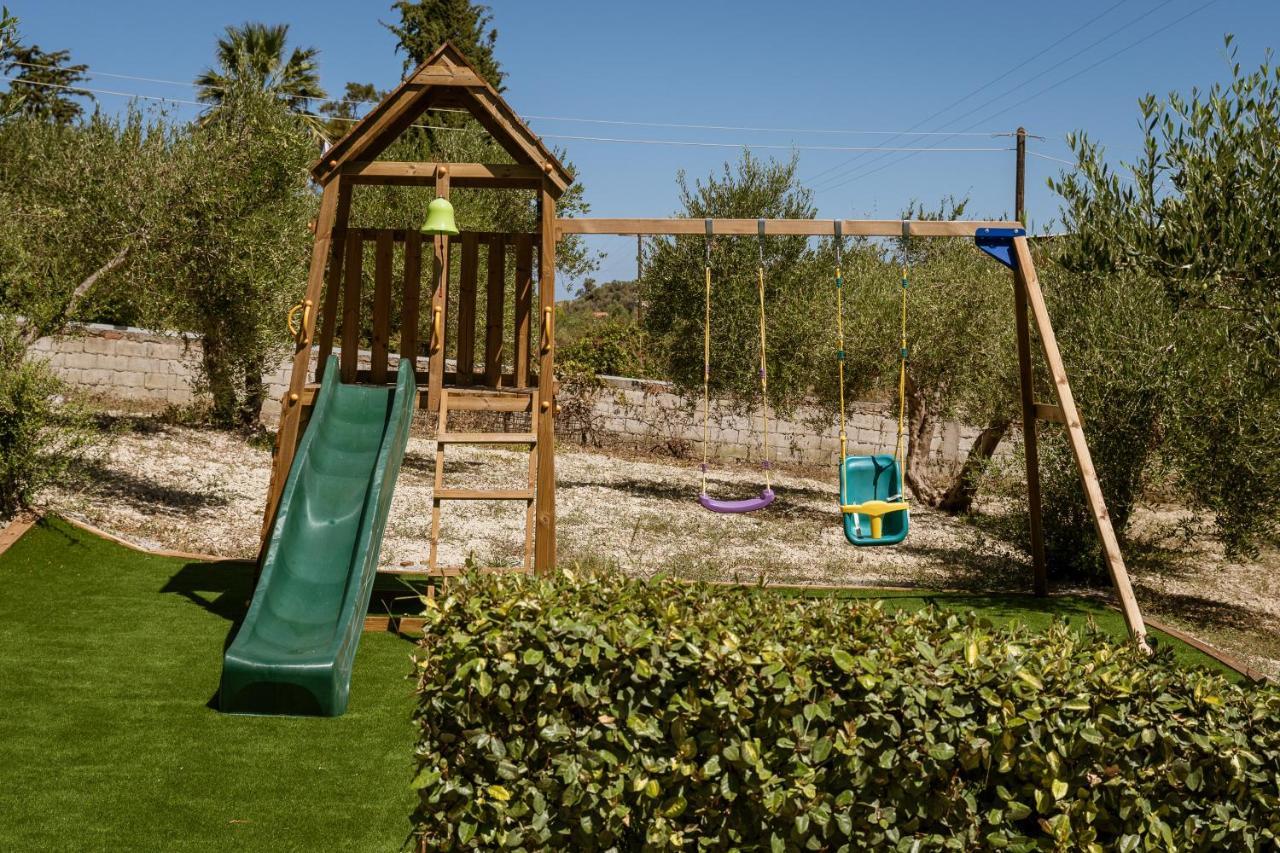 Lefkothea Villas With Large Pool, Bbq & Playground Adelianos Kampos Exterior photo