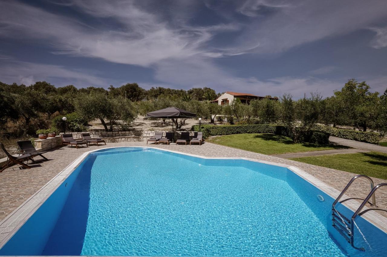 Lefkothea Villas With Large Pool, Bbq & Playground Adelianos Kampos Exterior photo