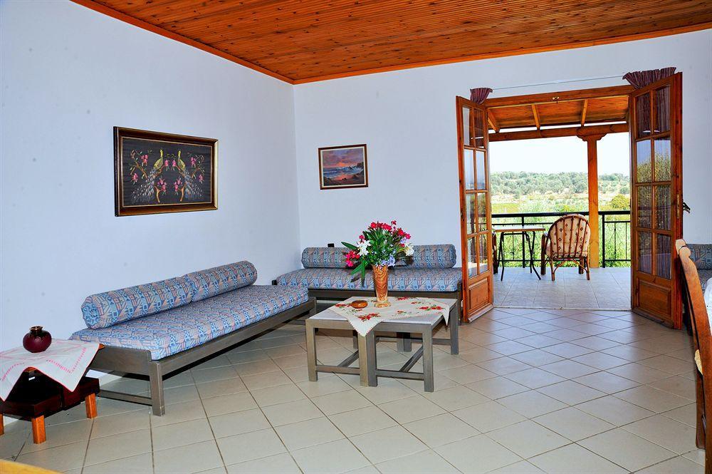 Lefkothea Villas With Large Pool, Bbq & Playground Adelianos Kampos Exterior photo