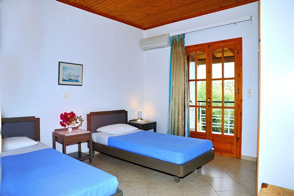 Lefkothea Villas With Large Pool, Bbq & Playground Adelianos Kampos Exterior photo