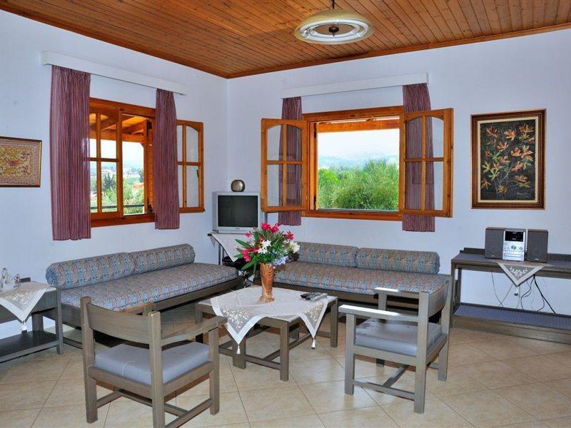 Lefkothea Villas With Large Pool, Bbq & Playground Adelianos Kampos Exterior photo
