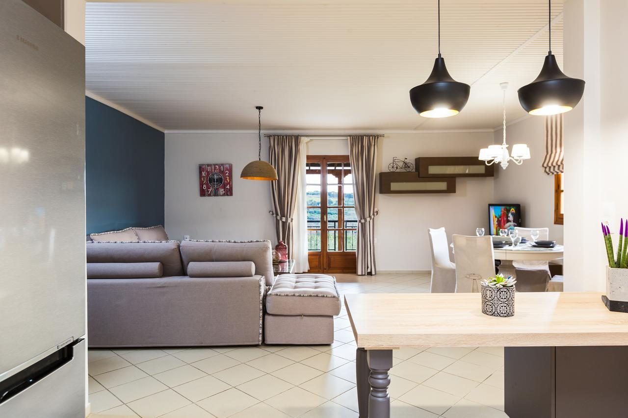 Lefkothea Villas With Large Pool, Bbq & Playground Adelianos Kampos Exterior photo