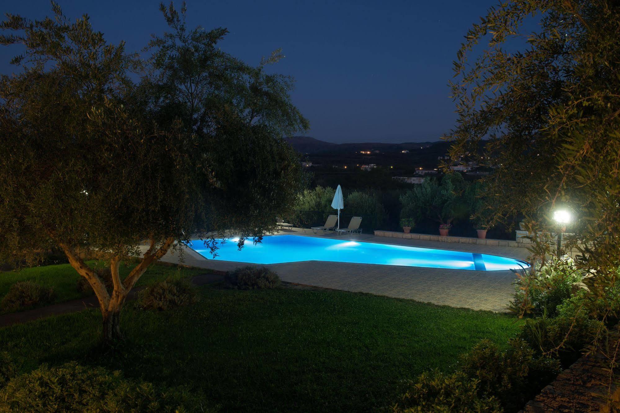 Lefkothea Villas With Large Pool, Bbq & Playground Adelianos Kampos Exterior photo