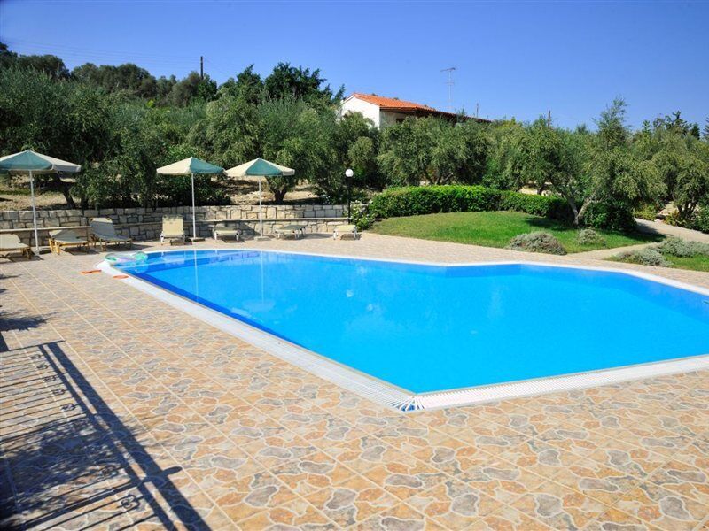 Lefkothea Villas With Large Pool, Bbq & Playground Adelianos Kampos Exterior photo